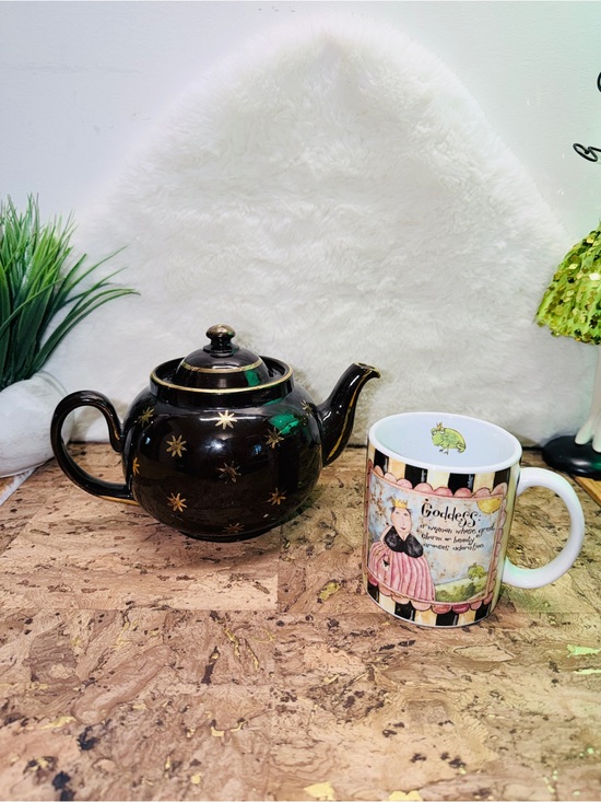 Other - Vintage Dark Brown & Gold Star Teapot with Cute Goddess Mug 🍵